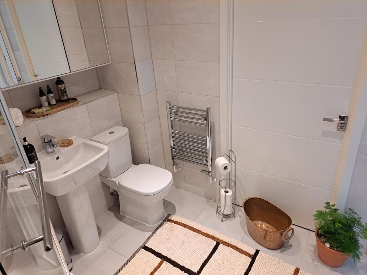 Cozy Double Room With Large En Suite Near Canary Wharf London With Amazing Views In A Shared Apartment Exterior foto